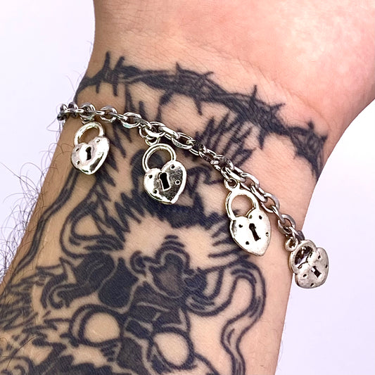 ★LOVE LOCKED★