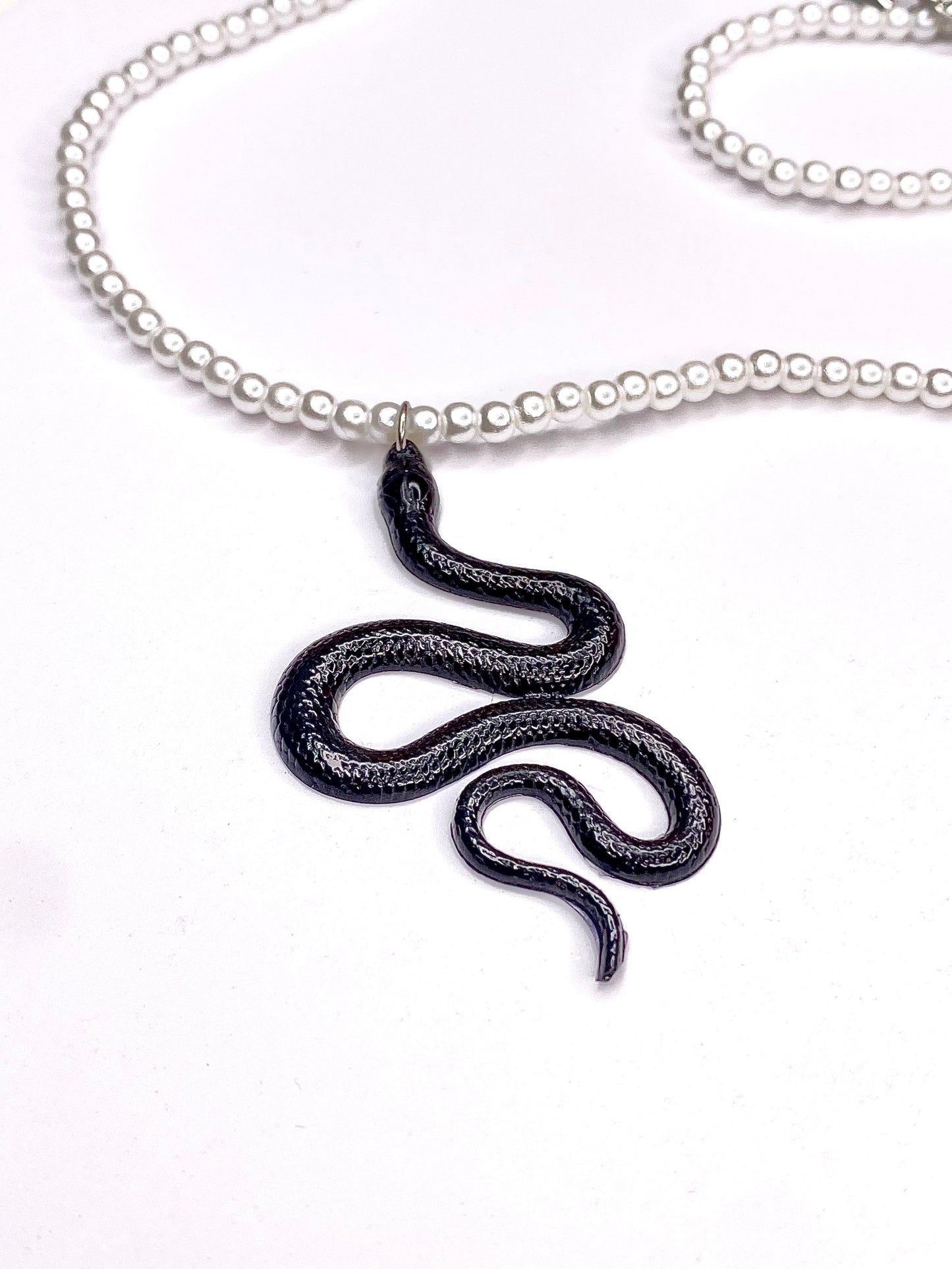 Collar snake pearl